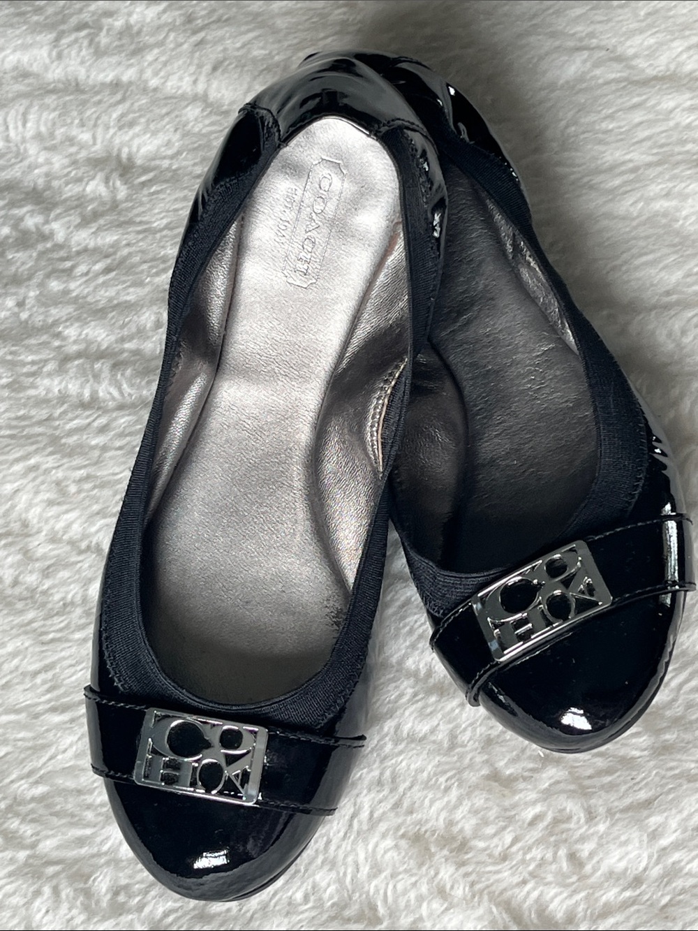 Coach Dora Black Patent Leather packable Ballet Flats Silver Logo Accent size 7